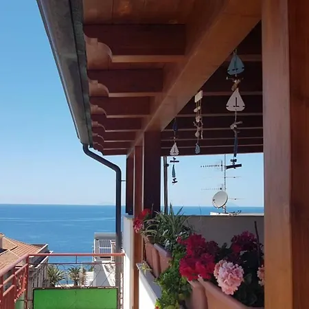 Casa Crispi 10 דירה *